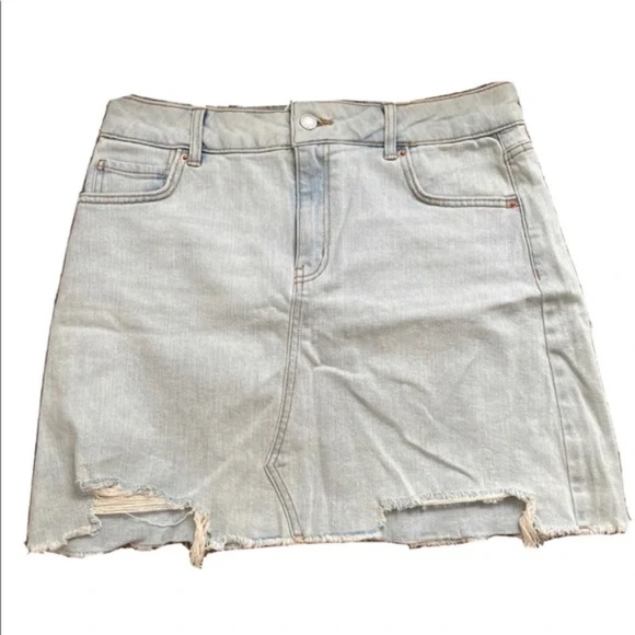 WILD FABLE Light Wash Denim Mini Skirt Size 12 - Picture 6 of 11